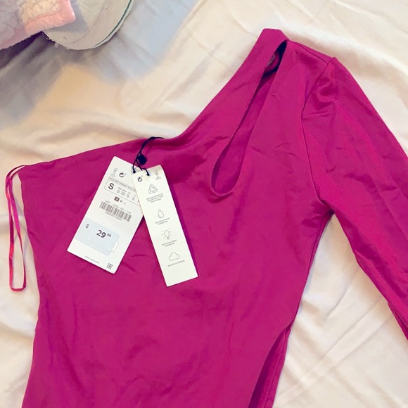 Magenta one shoulder bodysuit - Picture 2 of 2
